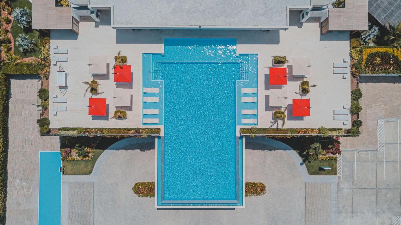 Hotel Radisson Blu Aruba Palm Beach Exterior foto