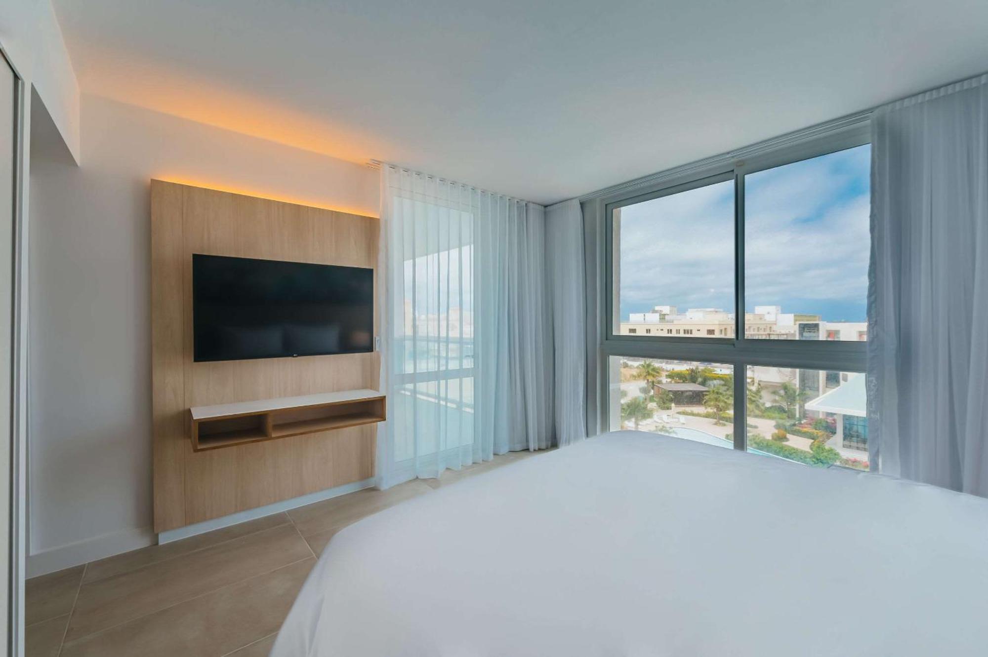 Hotel Radisson Blu Aruba Palm Beach Exterior foto